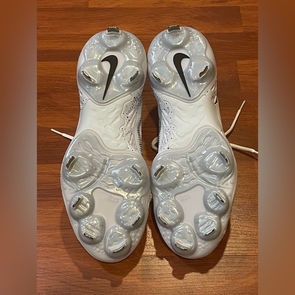 Nike Alpha Huarache Elite 3 Low ‘White Black’ (size mens 8/wmns 9.5) - Picture 6 of 6